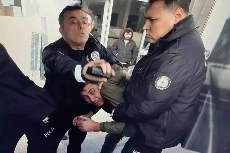 Bursa Büyükşehir Belediye Başkanı Bozbey'e saldırı girişimi! Şahıs tanıdık çıktı