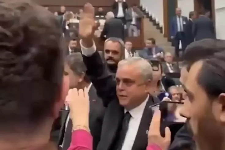 AK Parti'ye transfer olan Hasan Ufuk Çakır, grup toplantısında! Eski partisini kızdıracak sözler