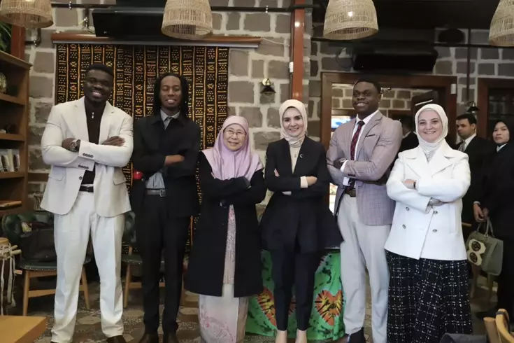 Malezya Başbakanı'nın eşi Ankara'da Afrika Evi'ni ziyaret etti