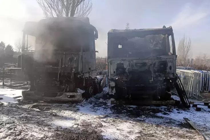 Yediemin otoparkında alkol yüklü tırlar yandı