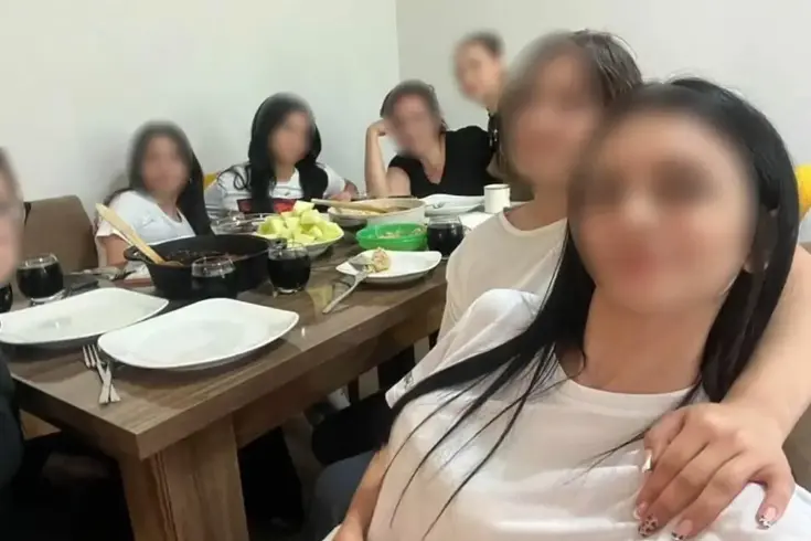 Investigation into the teacher who took 6 female students to his home to make them clean.