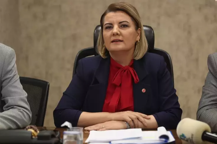 AK Parti'ye geçeceği konuşulan başkandan iddialara yanıt