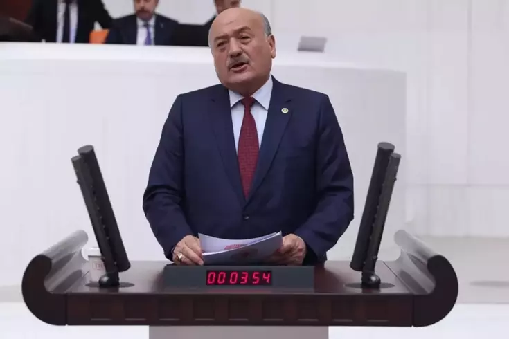 Bunu da gördük! Meclis kürsüsünden otel reklamı yapan milletvekili