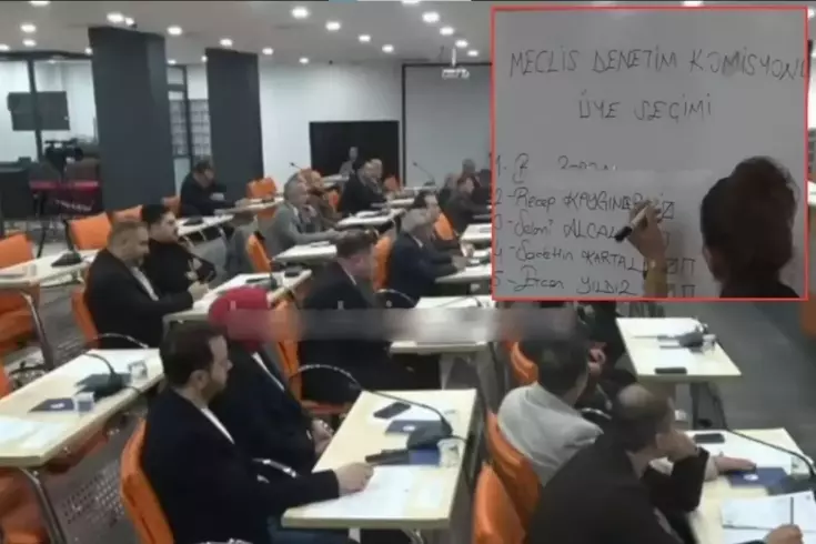 Şaşıp kaldılar! Meclis toplantısındaki seçimde bakın hangi ünlü futbolcuya oy çıktı