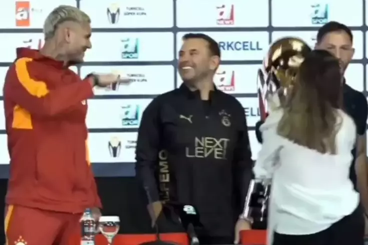 A striking move from Icardi at the press conference! There may be those who react and those who say otherwise.