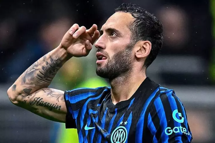 Görüşmeler başlıyor! Hakan Çalhanoğlu imzayı atıyor