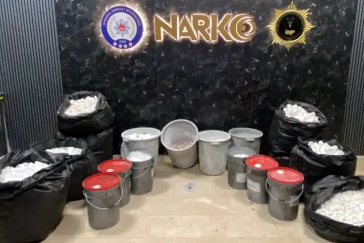 İstanbul'da 591 bin 250 adet sentetik ecza hapı ele geçirildi