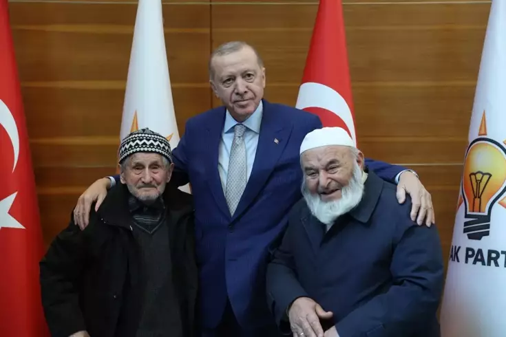 Cumhurbaşkanı Erdoğan, Düzceli asırlık çınarlarla bir araya geldi