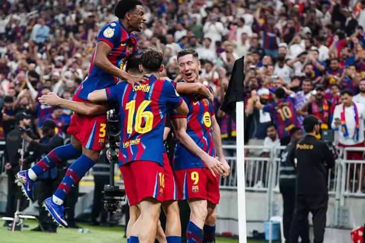 Uzatmalarda tam 3 gol! El Clasico'yu kazanan Barcelona Süper Kupa'nın sahibi