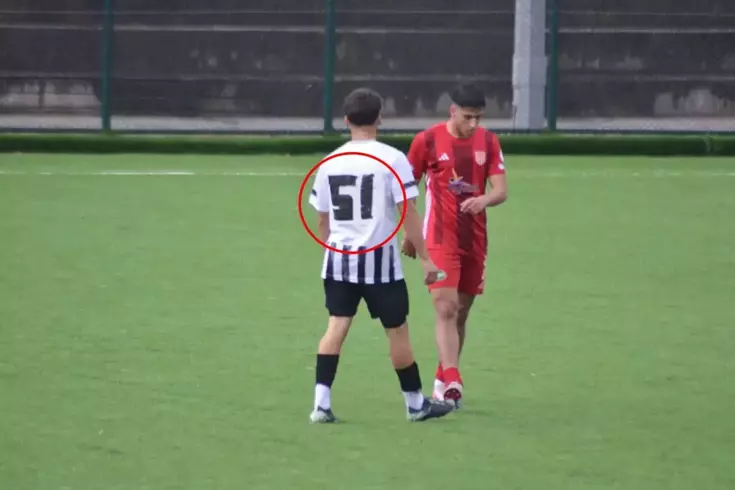 Bir kulübün çöküşü: İmkansızlıktan forma numaralarını bantla oluşturdular