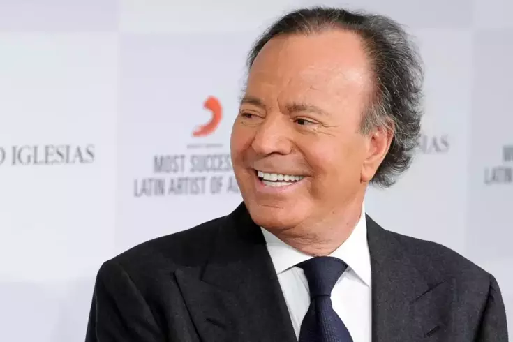 İspanyol şarkıcı Julio Iglesias, taciz suçlaması