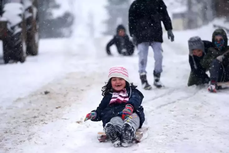 Kar yağışı ülkeyi esir aldı! Çok sayıda kentte eğitime kar arası