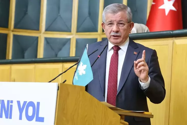 Davutoğlu: Suriye'deki Kürt kardeşlerimiz bizim akrabalarımızdır, soydaşlarımızdır