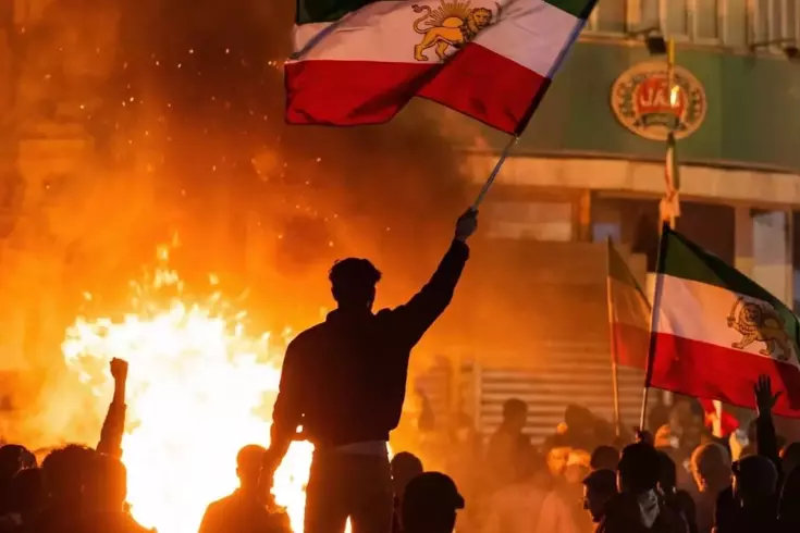 İran'da tansiyon düşüyor mu? Peş peşe iki hamle geldi
