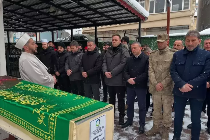 Kimsesiz ve engelli çocuk son yolculuğuna da yalnız uğurlandı