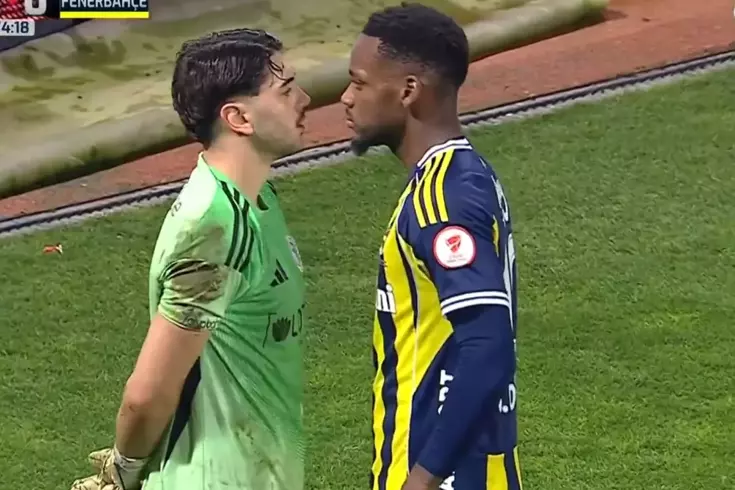 Mert Günok'tan genç Beytullah'a forma jesti