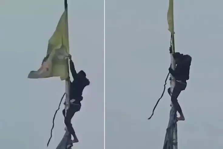 Suriye'de halk, terör örgütü sembollerini yırtarak indirdi