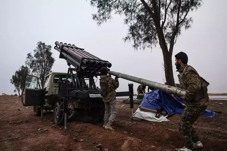 Suriye ordusu Rakka'ya yaklaşıyor! Deyrizor da YPG'den temizlendi