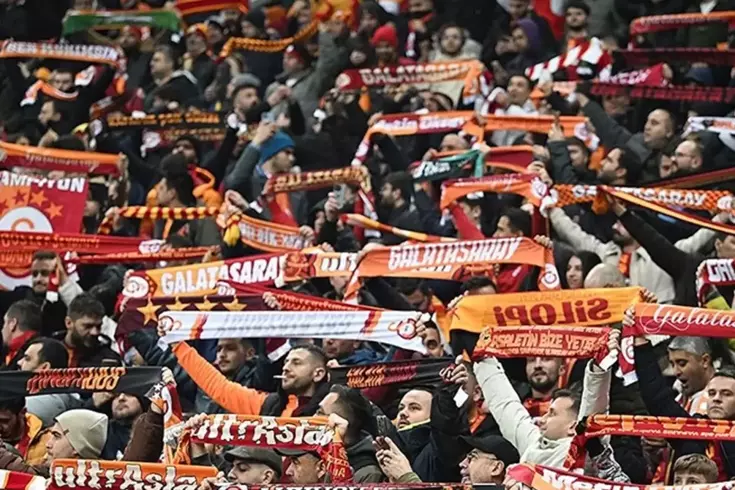 Galatasaray'da istenmeyen adam ilan edilen futbolcuya bir şok daha