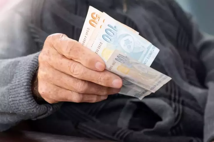 AK Parti'den emeklileri umutlandıran çıkış