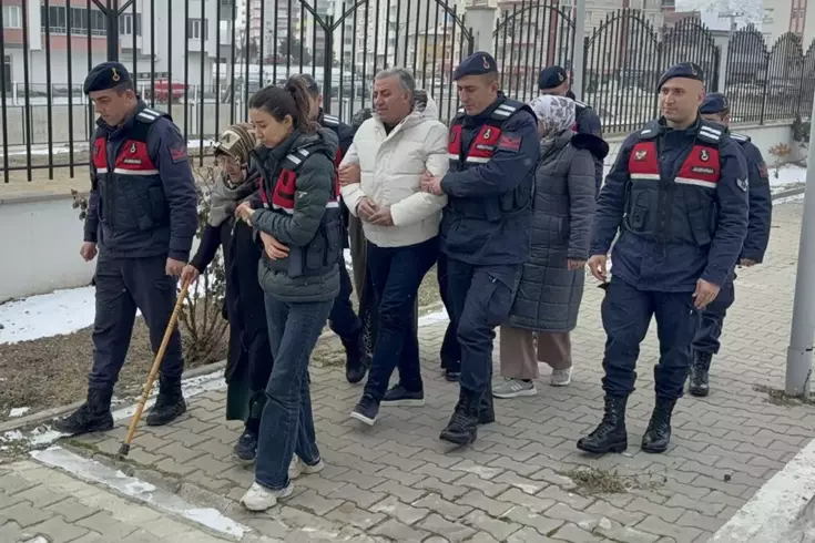 Türkiye bastonlu dolandırıcıyı konuşuyor! Pes dedirten detaylar