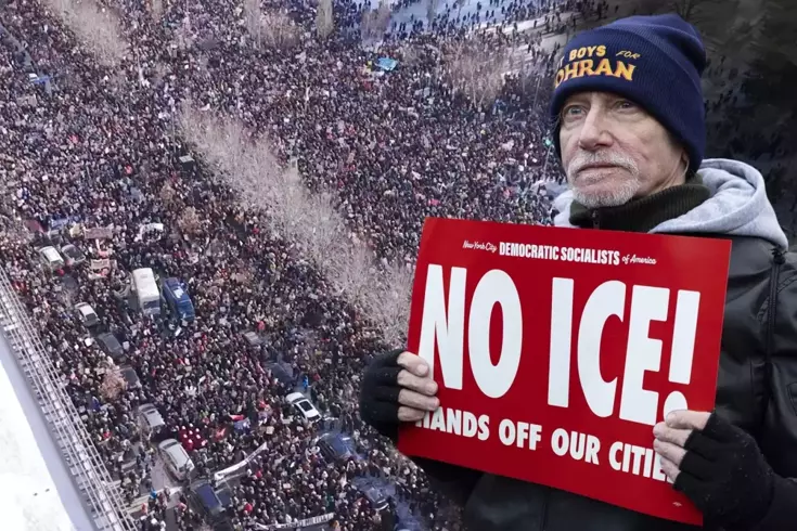 ABD'de halkın öfkesi dinmiyor! Felç edici soğuklara rağmen yüz binler meydanlarda