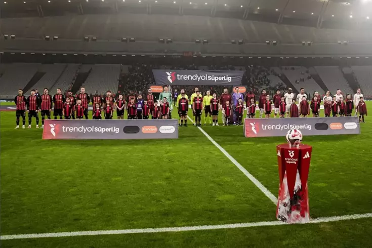 Galatasaray maç biter bitmez yeni transferini duyurdu