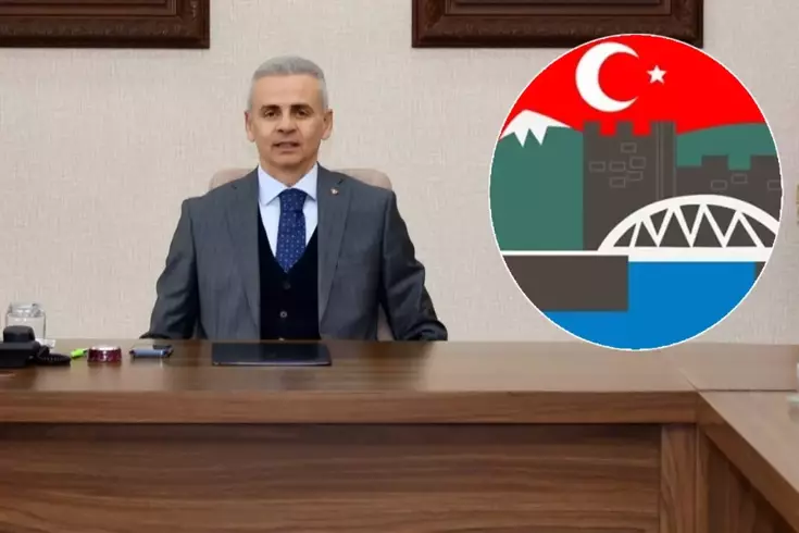 The Ardahan Governorship, which removed the Turkish flag from its logo, has taken a step back.
