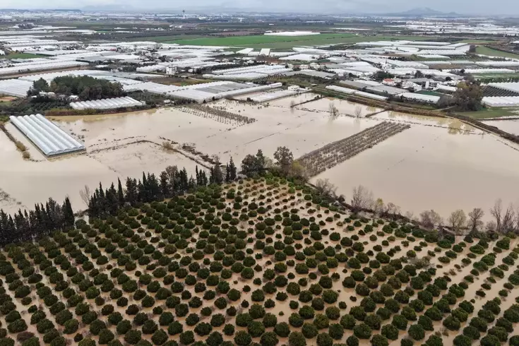 In Antalya, which was warned with a 'yellow code', agricultural areas were submerged.
