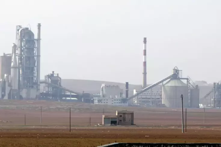 DEAŞ'la işbirliği yapmakla suçlanıyor! İşte Fransız şirketin Suriye'deki fabrikası