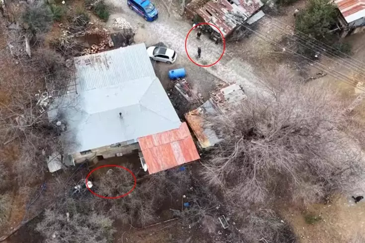 Emniyet müdürü bizzat sahaya indi! Köy kuşatıldı, kuş uçurtulmadı