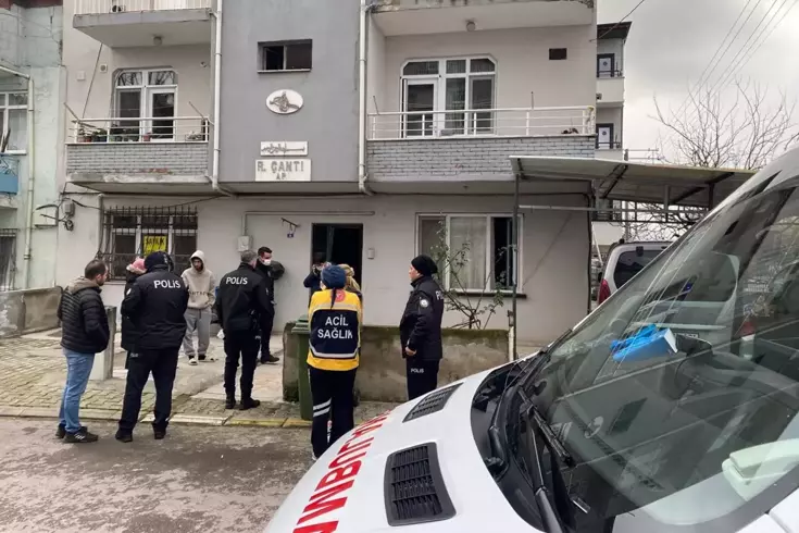 Komşuları ihbar etti, binadaki kötü koku ölümü ortaya çıkardı