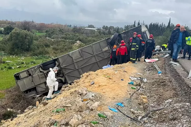 Düğünden dönenleri taşıyan otobüs uçuruma yuvarlandı! 13 ölü, 34 yaralı