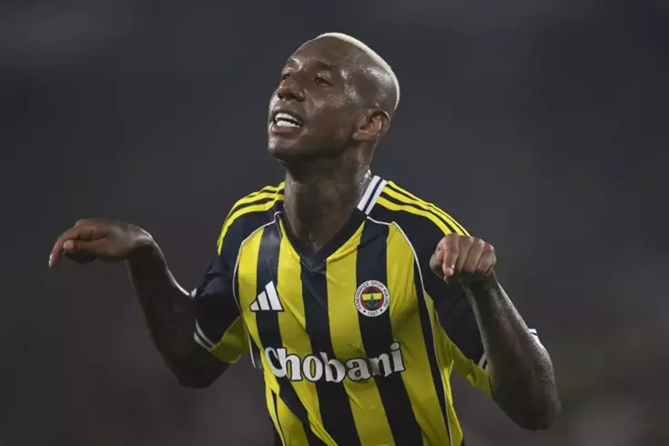 Fenerbahçe, Anderson Talisca'nın sözleşmesini uzattı