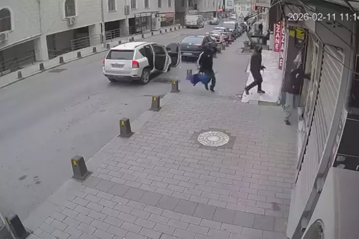 İstanbul'un göbeğinde soygun girişimi! Kuyumcu vuruldu