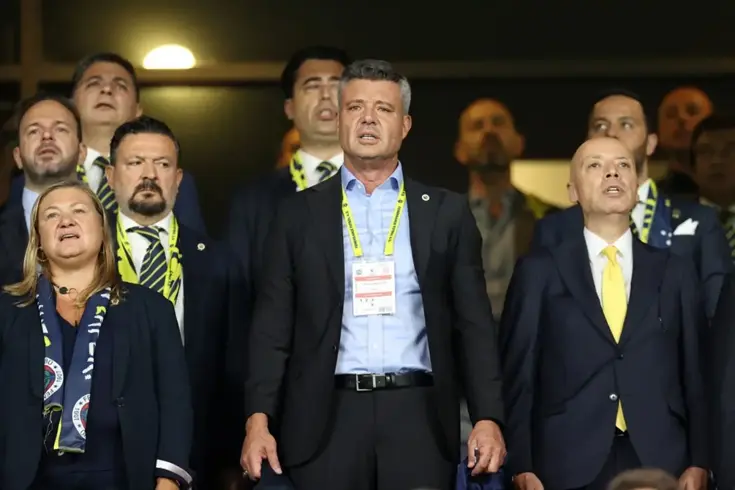 Перед дерби принято неожиданное решение! Садеттин Саран сообщил игрокам.