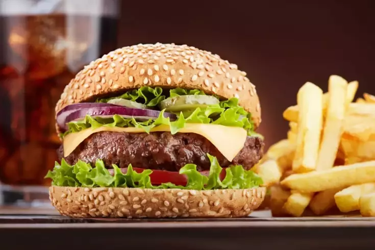 Dünyanın en büyüklerindendi, yüzlerce şubesini kapatıyor