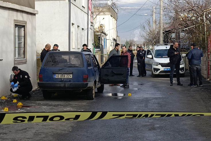 Enişteye aracına binerken kurşun yağmuru