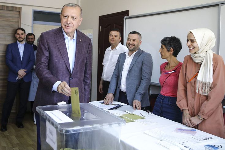Cumhurbaşkanı Erdoğan tekrar aday olacak mı? AK Parti'den net 'erken seçim' açıklaması