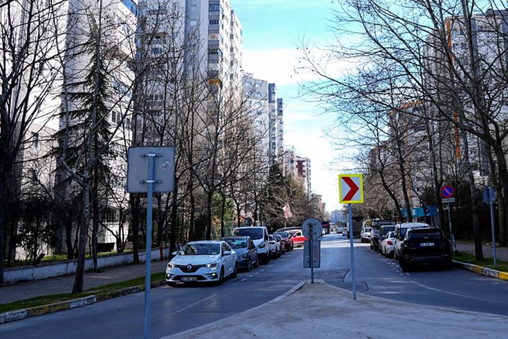 İstanbul'un en kalabalık mahallesi ama sokakları bomboş