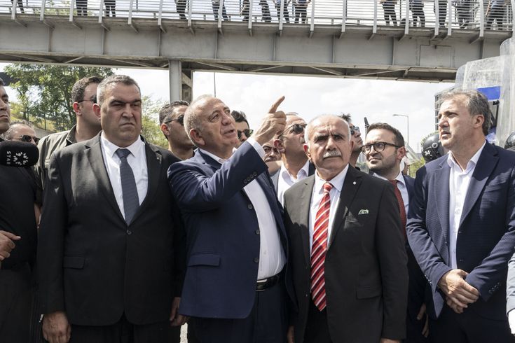 CHP İstanbul İl Kongresi'nin iptali davası ertelendi