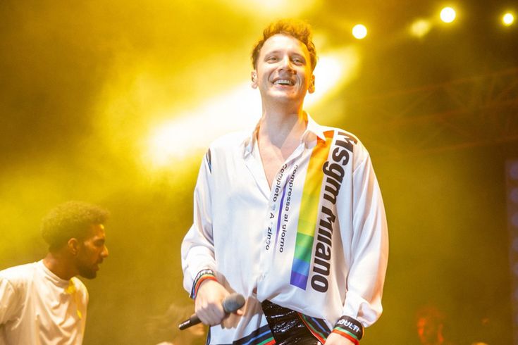 The singer Edis was detained upon his return from abroad.