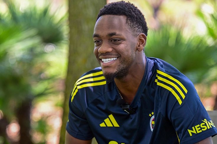 Fenerbahçe'den kovulan Jhon Duran'ın ilk maçında yaptıkları olay oldu
