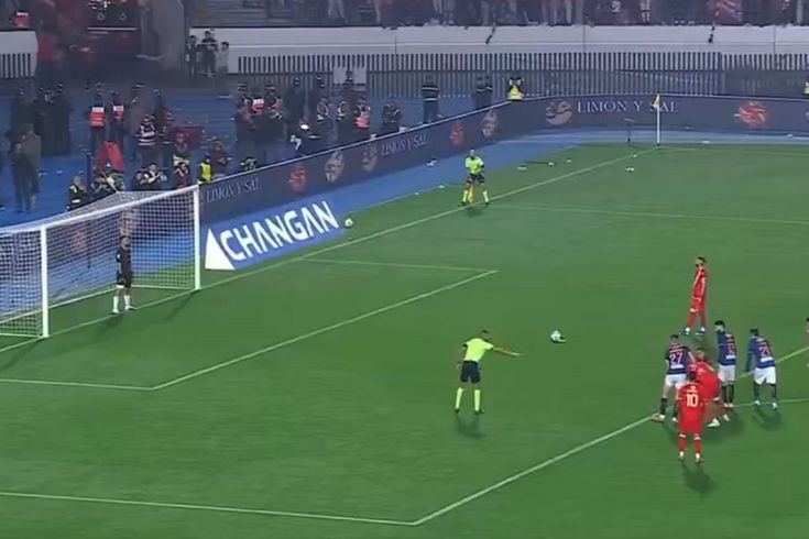 Süper Lig devinden kaçar gibi gitti, yeni takımında kral oldu