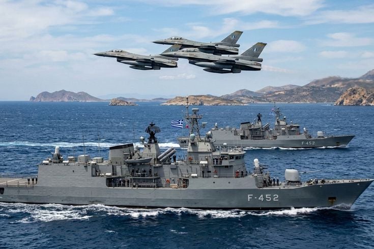 Yunanistan, GKRY'ye 2 fırkateyn ve 2 savaş uçağı gönderecek
