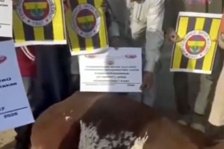 Fenerbahçe taraftarı Afrika'da kurban kestirdi
