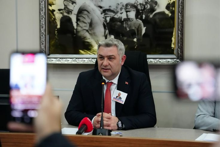 Bolu Belediyesi'nde başkanvekiliği görevine Mehmet Tuna Özcan seçildi