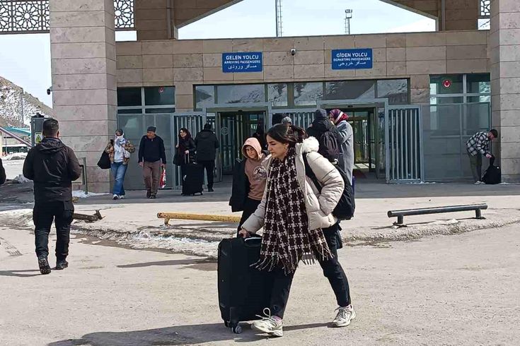 Savaş sonrası İranlılar ülkelerine dönüyor