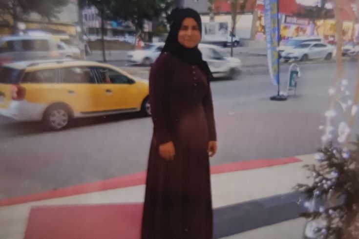 Tartıştığı eşini boğdu