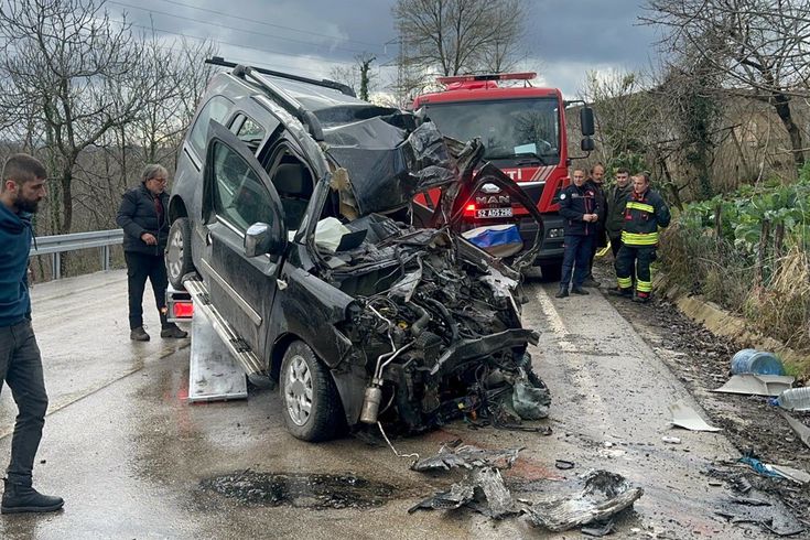 Ordu'da kamyon ile kamyonet kafa kafaya çarpıştı: 2 ölü, 2 ağır yaralı